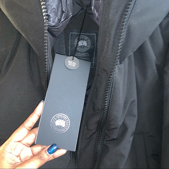 CANADA GOOSE Black Disc Kenton Coyote Fur-Trim Parka NWT NEVER BEEN WORN - Picture 4 of 5